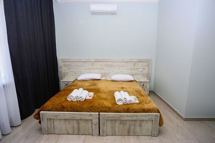 Room 14 of 34