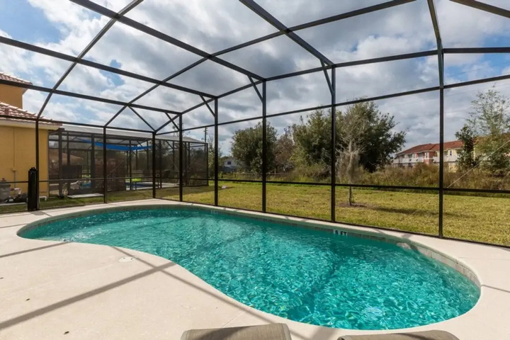 Pool 12 of 21