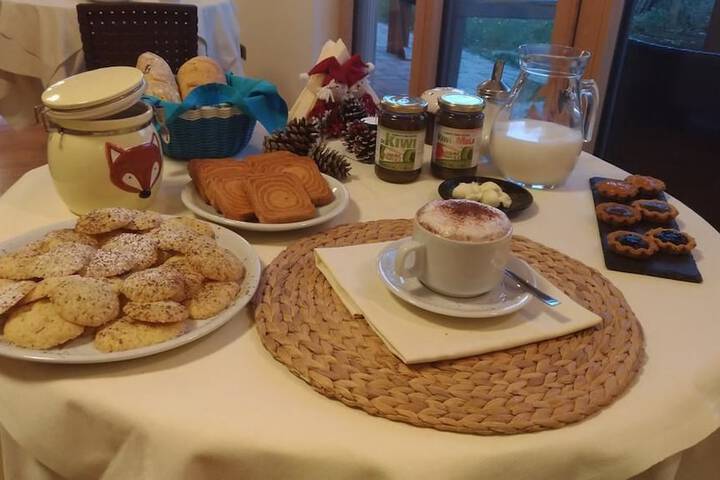 Breakfast/Coffee Service 22 of 35