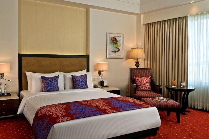 Room 8 of 27