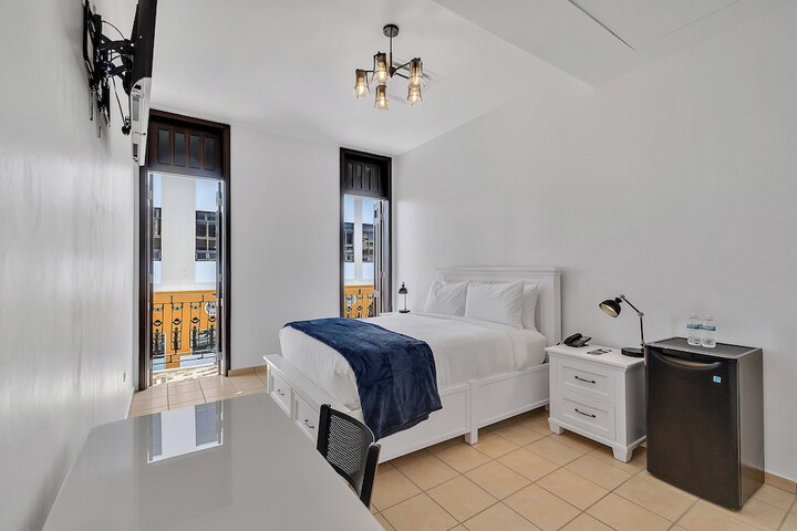 Room 16 of 62