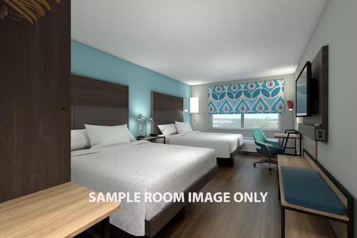 2 Queen Beds with Walk in Shower (7 of 14)