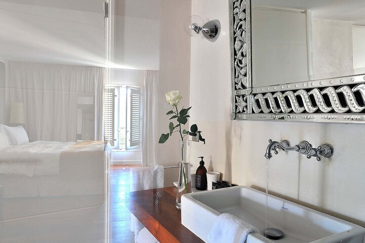 Bathroom Interior Photo
