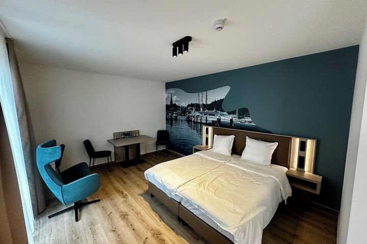 Room 32 of 44