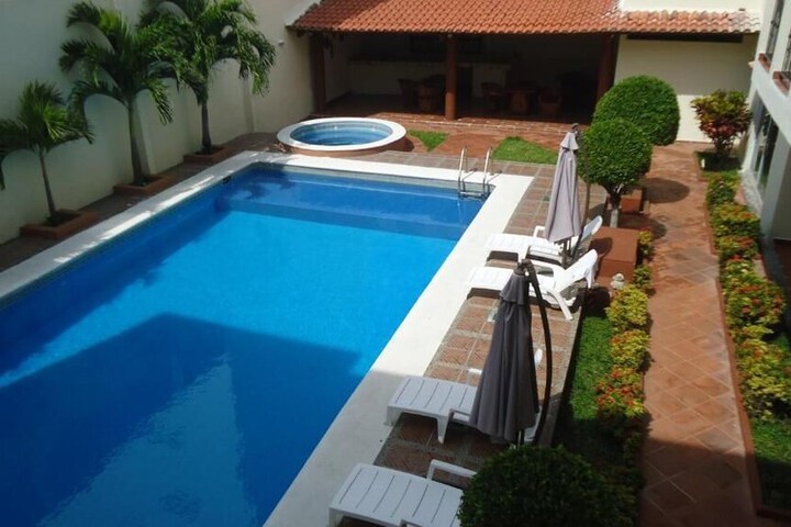 Pool 21 of 26