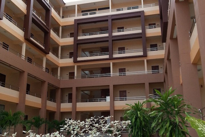 Hotel Exterior 49 of 61
