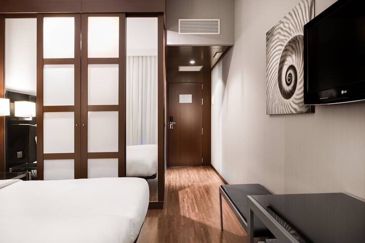 Room 9 of 51