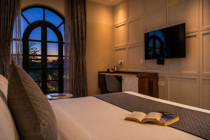 Room 27 of 51