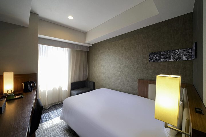 Room 27 of 60