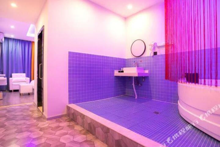 Qujing on the safety flower style hotel