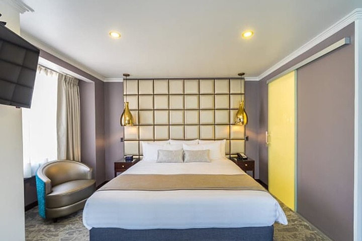 Room 11 of 60