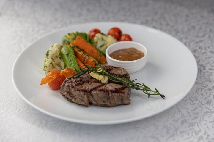 Dining 55 of 60