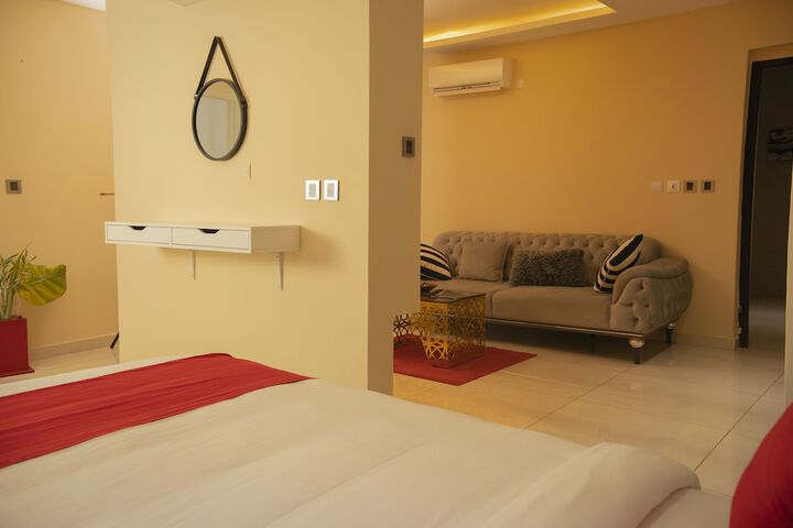 Room 10 of 109