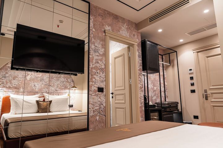 Room 26 of 82