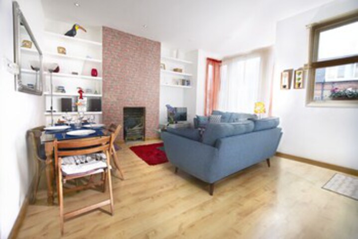 Room 9 of 11