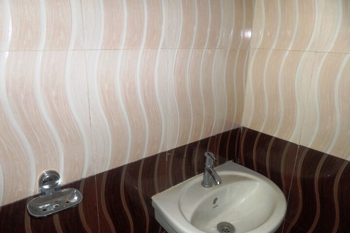 Room 11 of 20