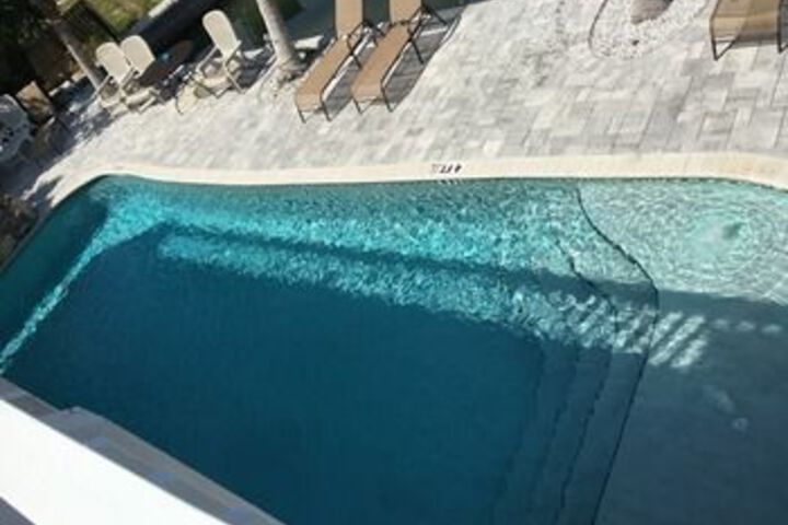 Pool 25 of 33