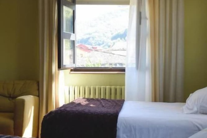 Room 2 of 41