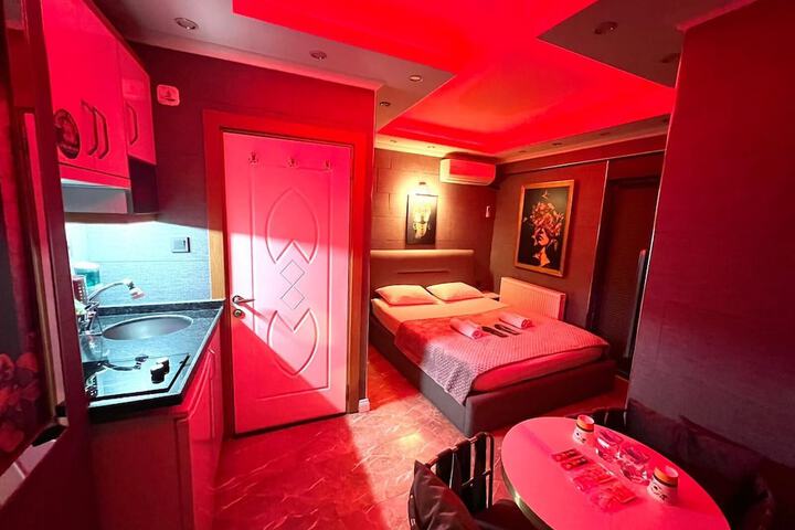 Room 2 of 18
