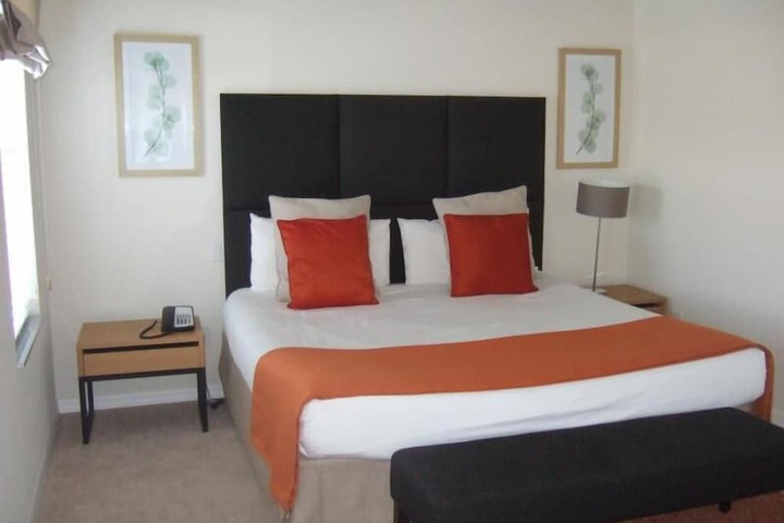 Room 3 of 7