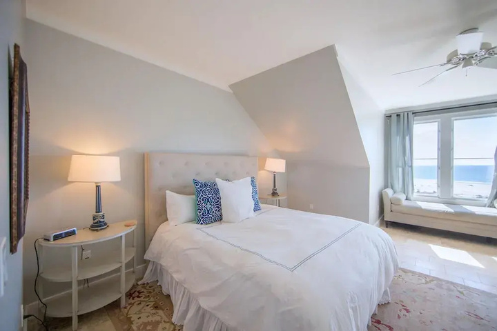 Room 4 of 20