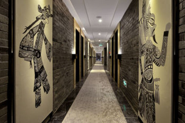 Ballroom/Hall 8 of 11