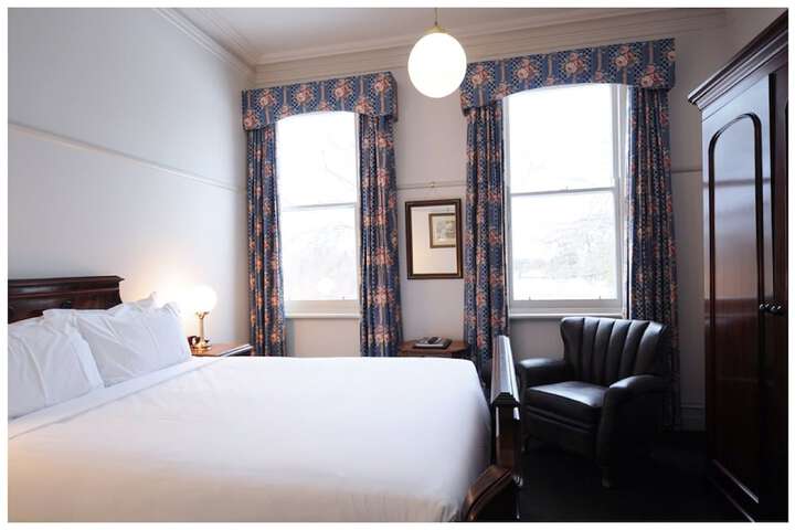 Room 11 of 345