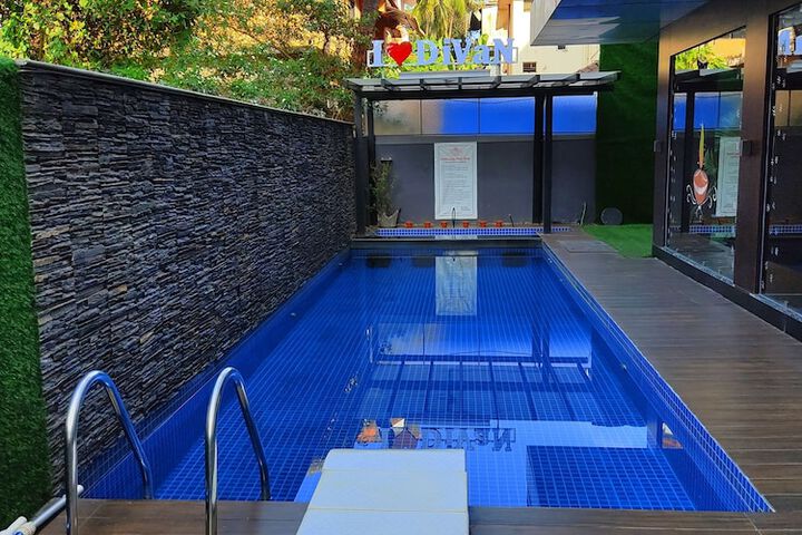 Pool 52 of 74