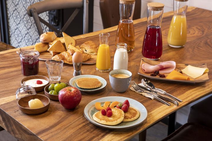 Breakfast/Coffee Service 39 of 50