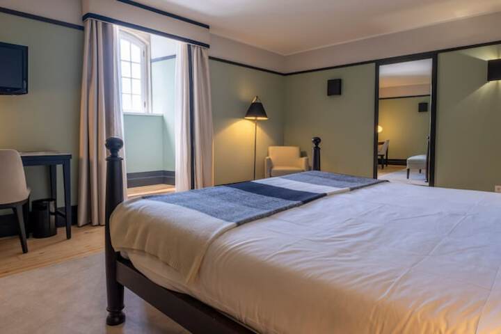 Room 40 of 157