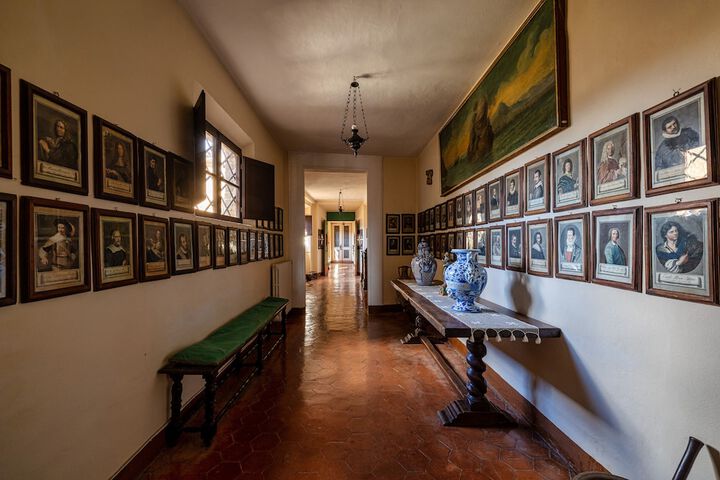 Room 25 of 49