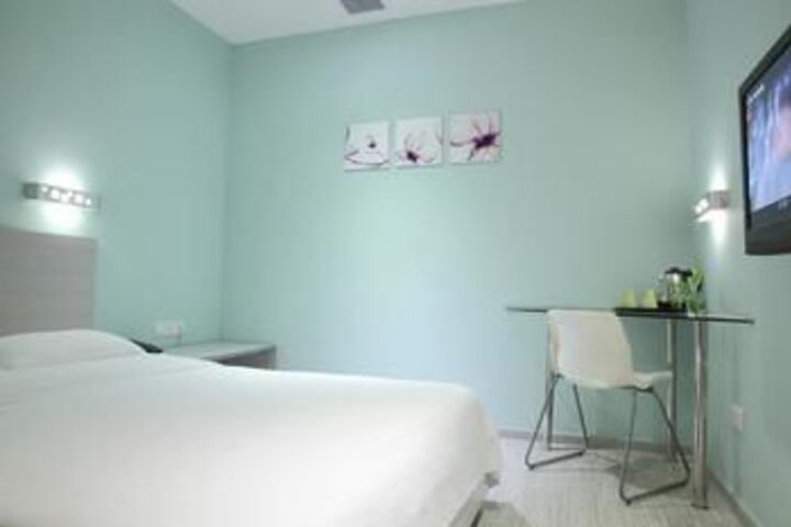 Room 15 of 38