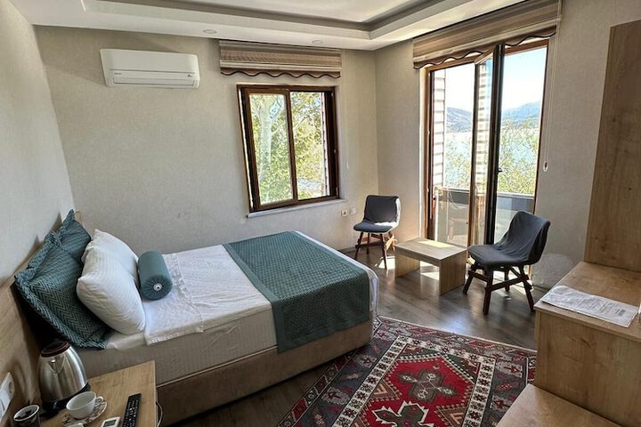 Room 3 of 20