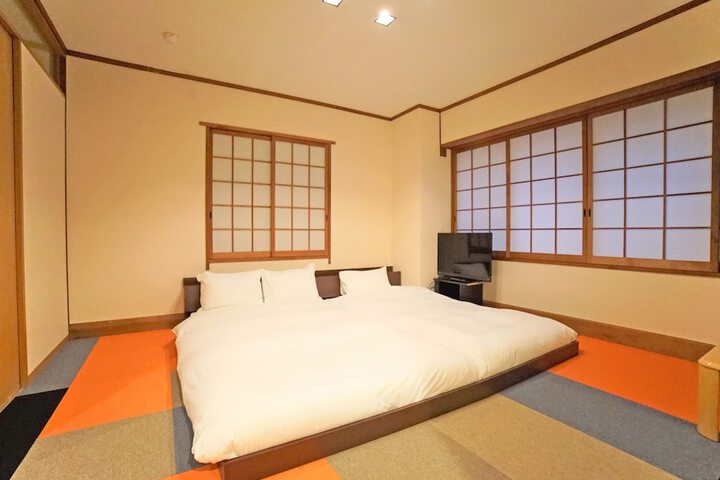 Room 19 of 97