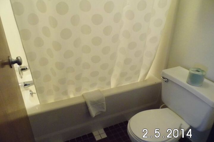 1 King Bed (5 of 9)