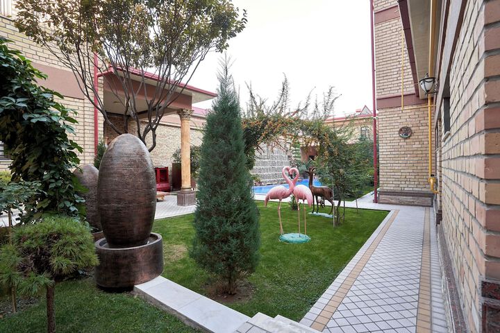 Hotel Exterior 75 of 88