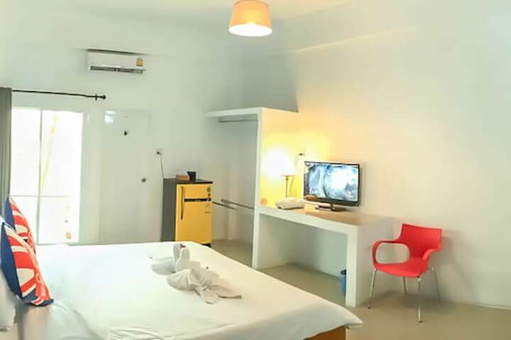 Room 5 of 38
