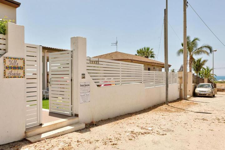 Spacious Holiday Home in Marina di Ragusa with Garden