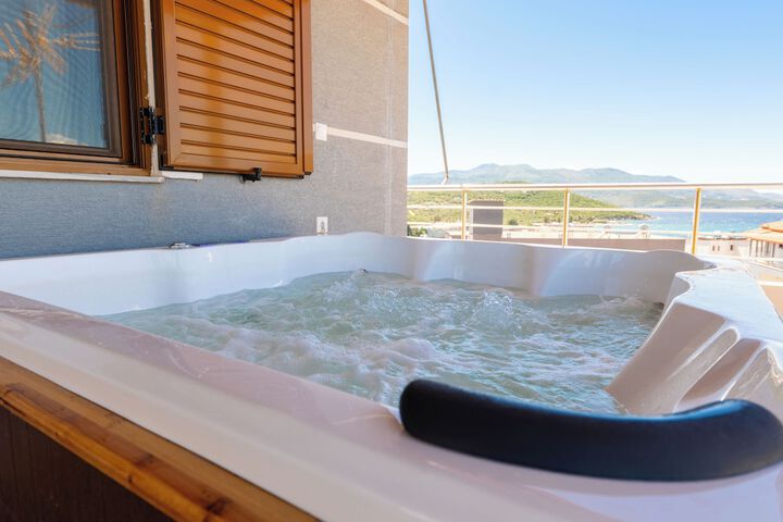 Hot Tub 170 of 245
