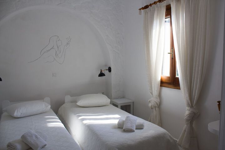 Room 25 of 106
