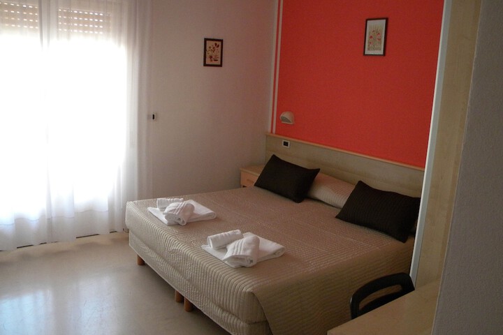 Room 11 of 71