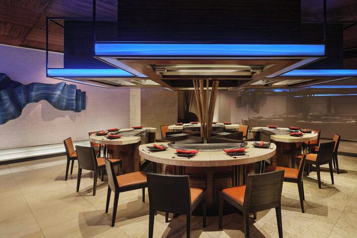 Dining 90 of 125