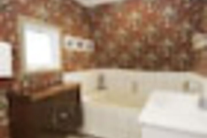 Room 50 of 384