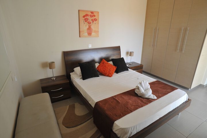 Room 2 of 54