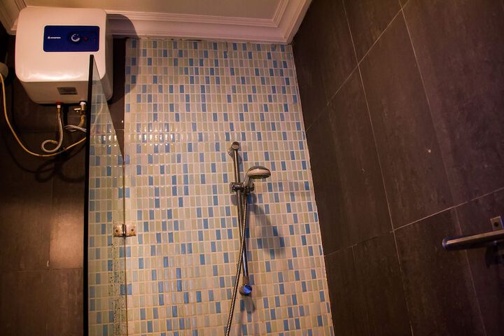 Room 32 of 39