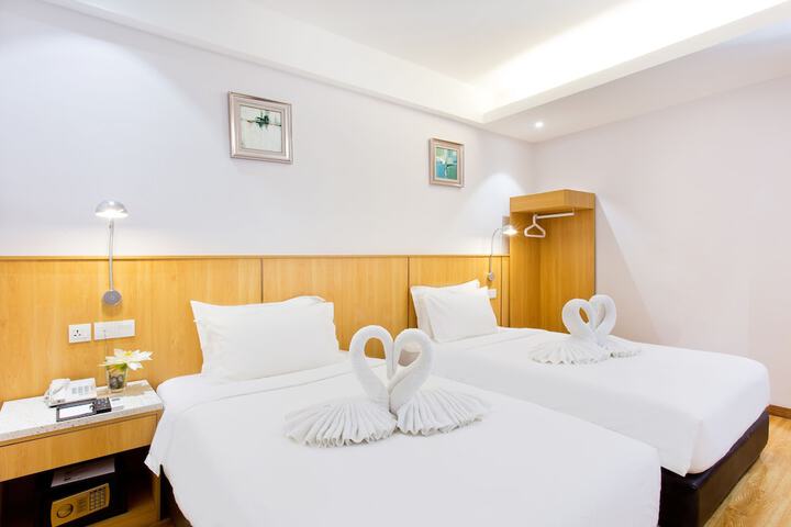 Room 9 of 39