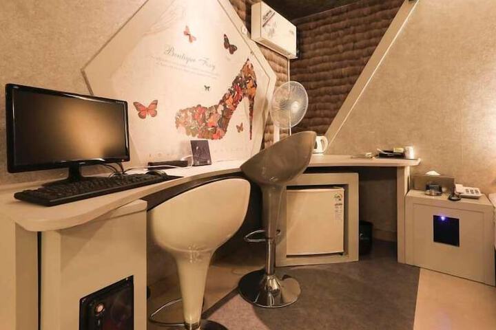 Room 12 of 59