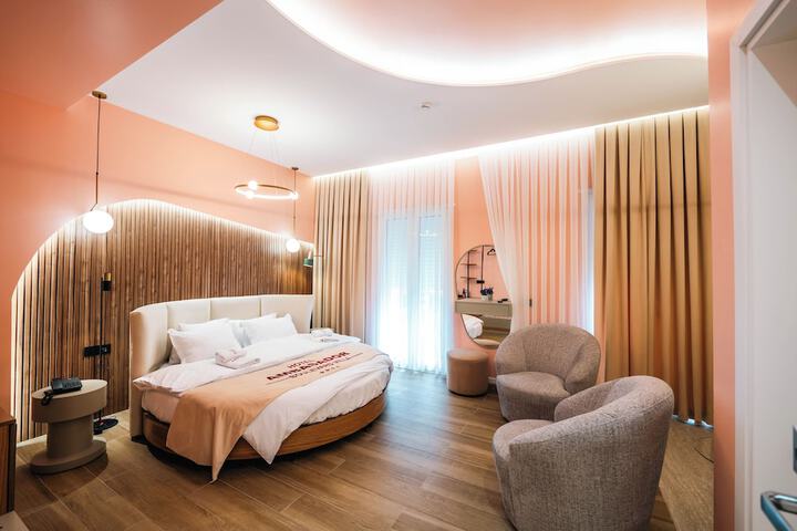 Room 42 of 120
