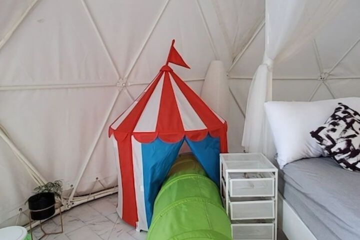 Room 11 of 19