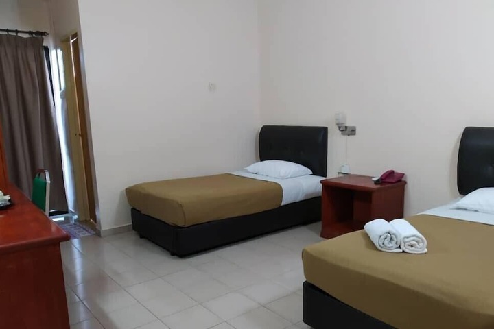 Room 7 of 37